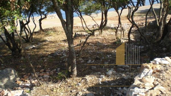 BUILDING LAND PLOT ON THE ISLAND OF HVAR, FIRST ROW BY THE SEA