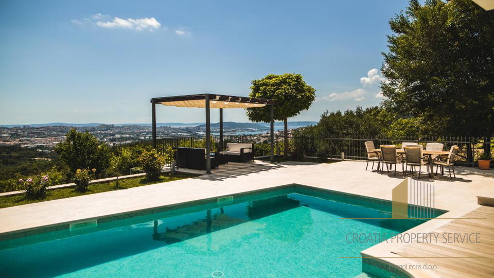 Exklusive Villa in Klis mit Panoramablick auf das Meer und Split&excl;