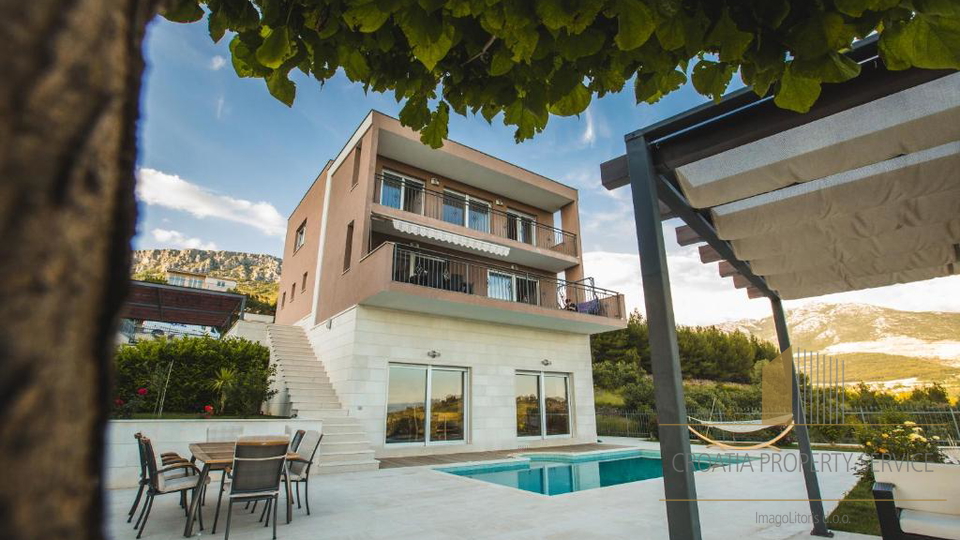 Exklusive Villa in Klis mit Panoramablick auf das Meer und Split&excl;