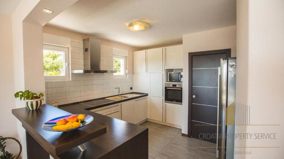 Exklusive Villa in Klis mit Panoramablick auf das Meer und Split&excl;