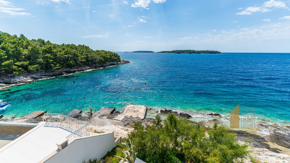 Čudovita vila v prvi vrsti do morja na otoku Korčula!