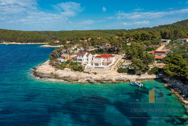 Meravigliosa villa in prima linea sul mare nell'isola di Korčula!