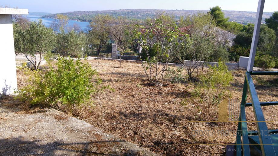 CASA IN POSIZIONE ECCEZIONALE, IN FASE DI RISTRUTTURAZIONE
