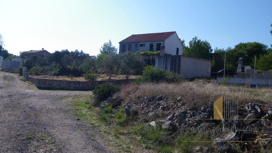 CASA IN POSIZIONE ECCEZIONALE, IN FASE DI RISTRUTTURAZIONE