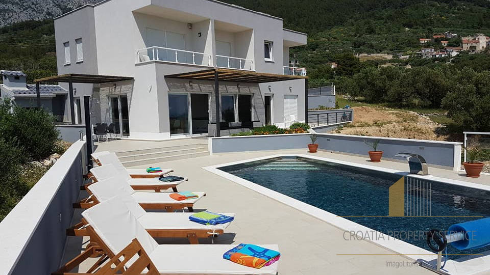 House, 240 m2, For Sale, Makarska