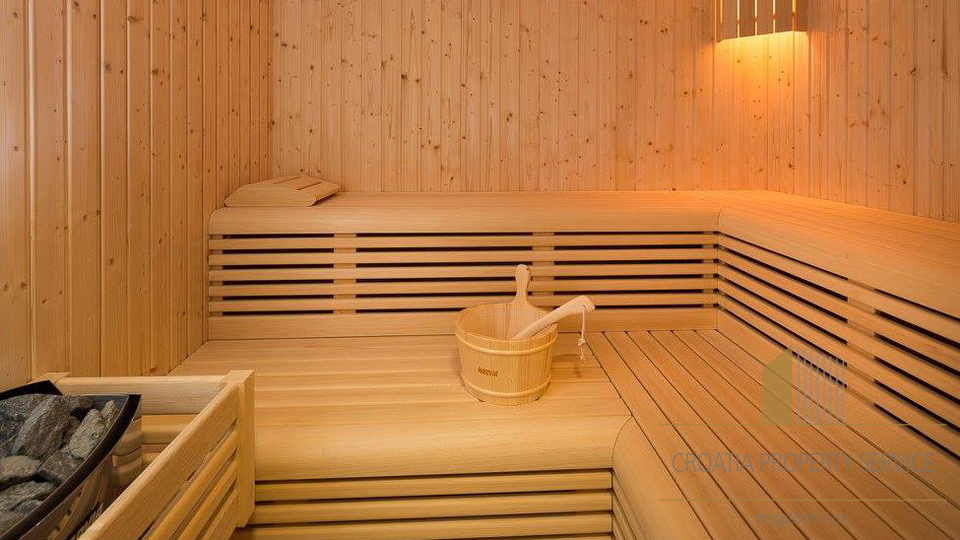 Роскошная вилла с фантастическим бассейном и открытым видом на море