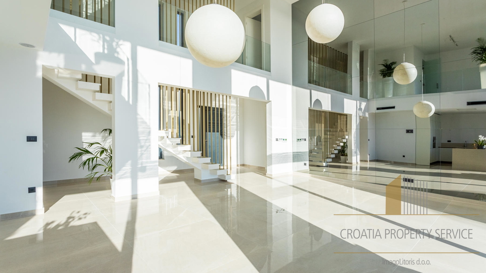 Spektakularna vila z odprtim pogledom na morje na ekskluzivni lokaciji v Primoštenu!