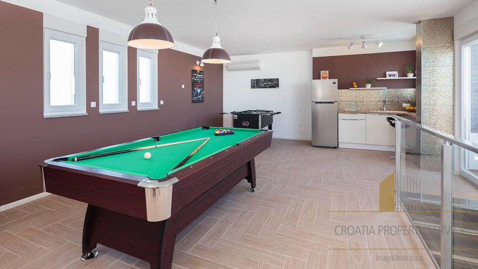 Haus, 380 m2, Verkauf, Rogoznica