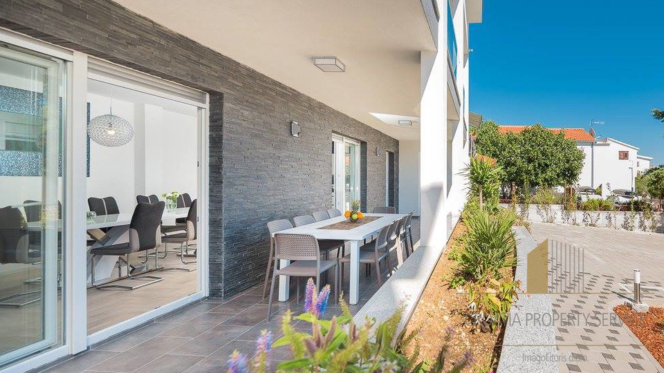 Haus, 380 m2, Verkauf, Rogoznica
