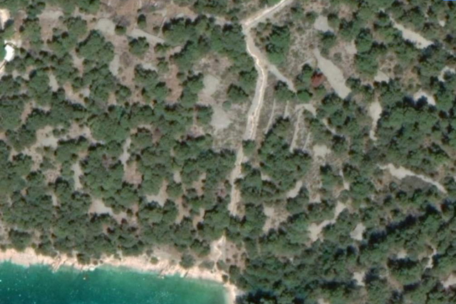 Građevinsko zemljišče v prvi vrsti do morja