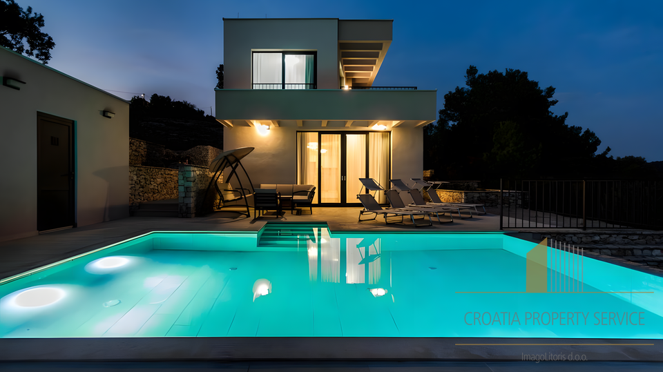 Villa di lusso con vista panoramica sul mare nei dintorni di Trogir &ndash; Vini&scaron;&cacute;e