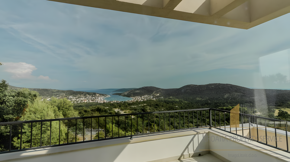 Villa di lusso con vista panoramica sul mare nei dintorni di Trogir &ndash; Vini&scaron;&cacute;e