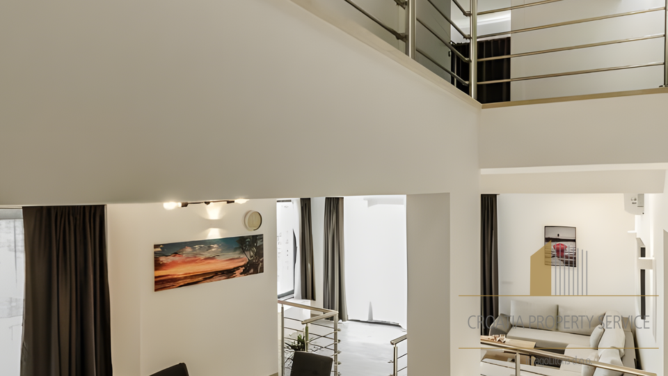 Villa di lusso con vista panoramica sul mare nei dintorni di Trogir &ndash; Vini&scaron;&cacute;e