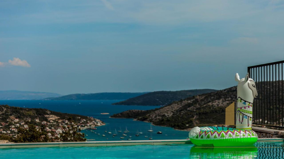 Luxury villa with panoramic sea view near Trogir!