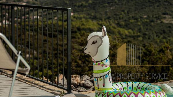 Luksuzna vila s panoramskim pogledom na more u okolici Trogira &ndash; Vini&scaron;&cacute;e<br><br>Luksuzn&iacute; vila s panoramatick&yacute;m v&yacute;hledem na mo&rcaron;e v okol&iacute; Trogiru &ndash; Vini&scaron;&cacute;e<br><br>Luksusowa willa z panoramicznym widokiem na morze w okolicach Trogiru &ndash; Vini&scaron;&cacute;e<br><br>Luxusvilla panor&aacute;m&aacute;s tengerre n&eacute;z&odblac; kil&aacute;t&aacute;ssal a Trogir k&ouml;rny&eacute;k&eacute;n &ndash; Vini&scaron;&cacute;e<br><br>&Lcy;&ucy;&kcy;&scy;&ucy;&zcy;&ncy;&acy; &vcy;&icy;&lcy;&acy; &scy;&acy; &pcy;&acy;&ncy;&ocy;&rcy;&acy;&mcy;&scy;&kcy;&icy;&mcy; &pcy;&ocy;&gcy;&lcy;&iecy;&dcy;&ocy;&mcy; &ncy;&acy; &mcy;&ocy;&rcy;&iecy; &ucy; &ocy;&kcy;&ocy;&lcy;&icy;&ncy;&icy; &Tcy;&rcy;&ocy;&gcy;&icy;&rcy;&acy; &ndash; &Vcy;&icy;&ncy;&icy;&shcy;&tshcy;&iecy;<br><br>&Rcy;&ocy;&zcy;&kcy;&iukcy;&shcy;&ncy;&acy; &vcy;&iukcy;&lcy;&lcy;&acy; &zcy; &pcy;&acy;&ncy;&ocy;&rcy;&acy;&mcy;&ncy;&icy;&mcy; &vcy;&icy;&dcy;&ocy;&mcy; &ncy;&acy; &mcy;&ocy;&rcy;&iecy; &vcy; &ocy;&kcy;&ocy;&lcy;&icy;&tscy;&yacy;&khcy; &Tcy;&rcy;&ocy;&gcy;&icy;&rcy;&acy; &ndash; &Vcy;&icy;&ncy;&icy;&shcy;&tshcy;&iecy;<br><br>&Lcy;&ucy;&kcy;&scy;&ocy;&zcy;&ncy;&acy; &vcy;&icy;&lcy;&acy; &scy; &pcy;&acy;&ncy;&ocy;&rcy;&acy;&mcy;&ncy;&acy; &gcy;&lcy;&iecy;&dcy;&kcy;&acy; &kcy;&hardcy;&mcy; &mcy;&ocy;&rcy;&iecy;&tcy;&ocy; &vcy; &ocy;&kcy;&ocy;&lcy;&ncy;&ocy;&scy;&tcy;&icy;&tcy;&iecy; &ncy;&acy; &Tcy;&rcy;&ocy;&gcy;&icy;&rcy; &ndash; &Vcy;&icy;&ncy;&icy;&shcy;&tshcy;&iecy;<br><br>Villa di lusso con vista panoramica sul mare nei dintorni di Trogir &ndash; Vini&scaron;&cacute;e<br><br>Luxury villa with panoramic sea view near Trogir &ndash; Vini&scaron;&cacute;e