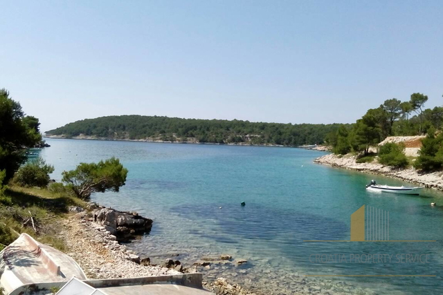 Extraordinary waterfront property on Brac!