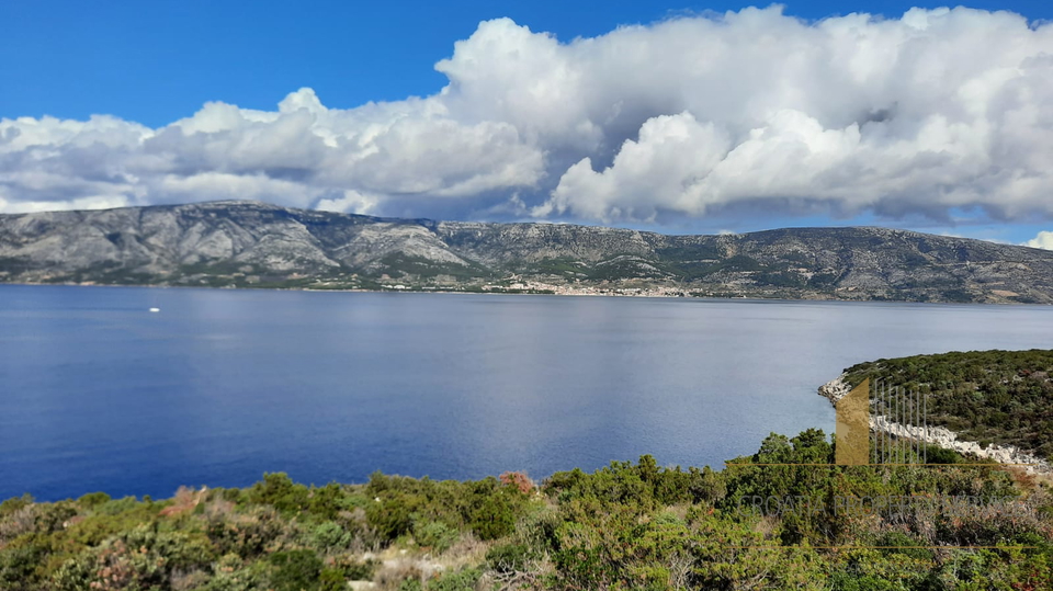 Terreno in prima fila sul mare, Hvar
