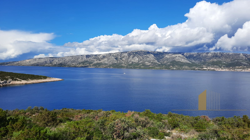 Terreno in prima fila sul mare, Hvar