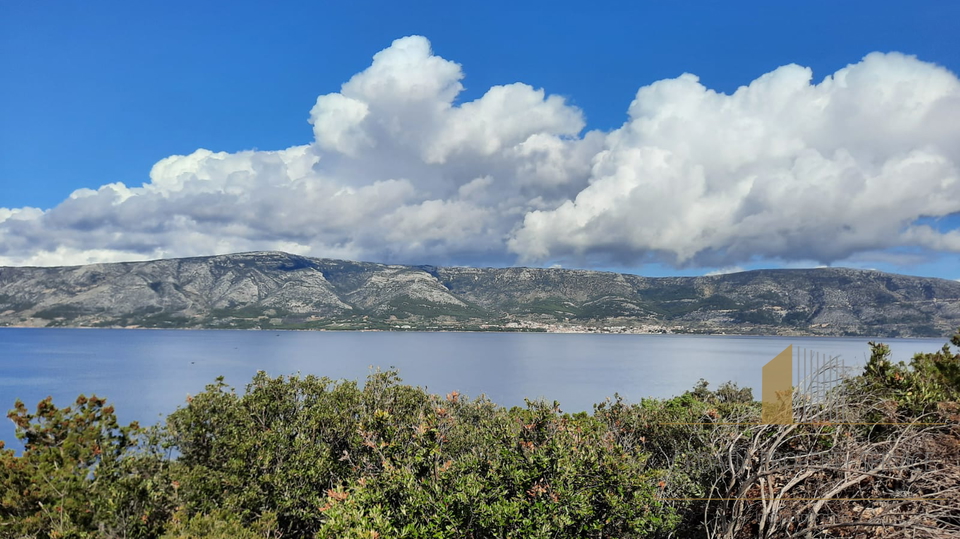 Terreno in prima fila sul mare, Hvar