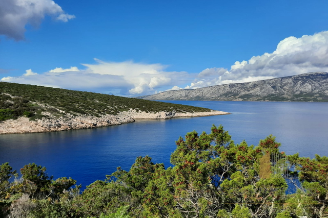 Terreno in prima fila sul mare, Hvar