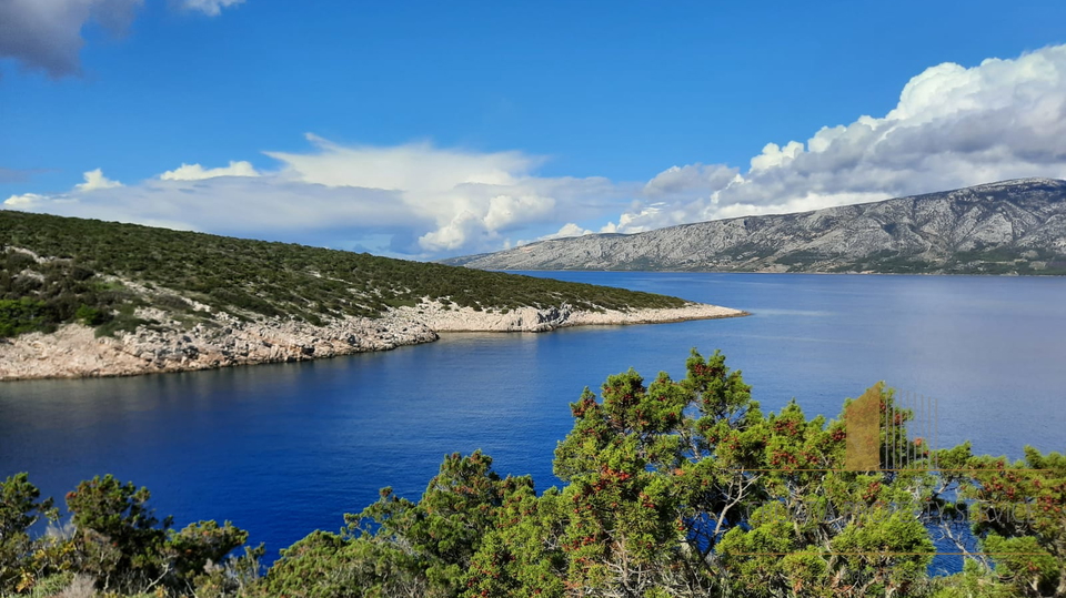 Terreno in prima fila sul mare, Hvar