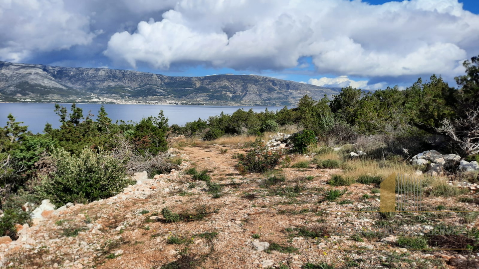 Terreno in prima fila sul mare, Hvar