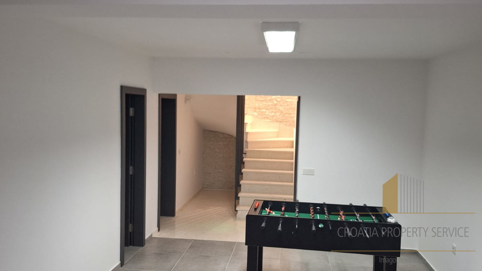 Luksuzna mediteranska vila s pogledom na more – Primošten!