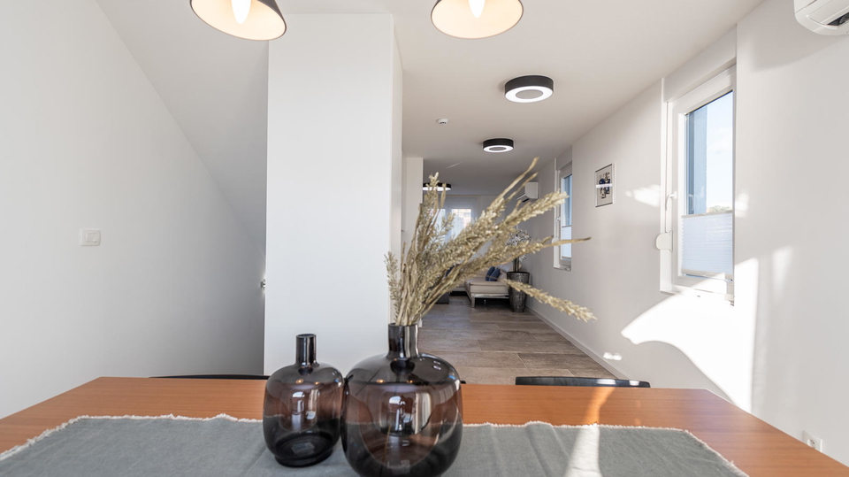 Luksuzni stan s privatnim bazenom i panoramskim pogledom na more &ndash; Mandre&comma; Pag