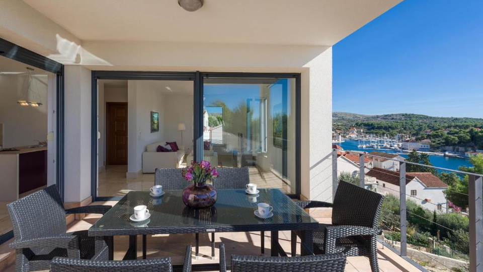 Elegantni stan u Milni na otoku Bra&ccaron;u&comma; samo 300 m od mora&excl;