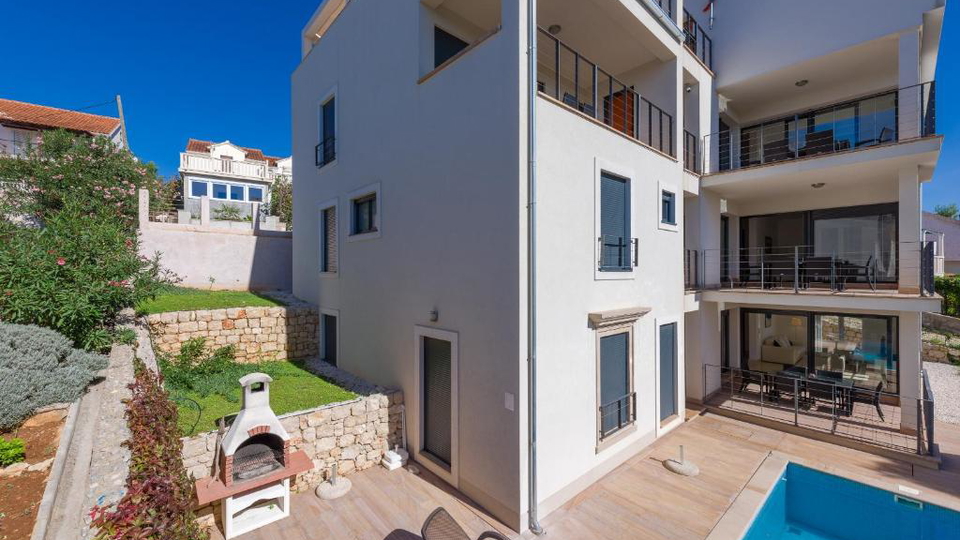 Elegantni stan u Milni na otoku Bra&ccaron;u&comma; samo 300 m od mora&excl;