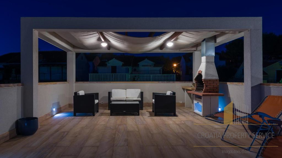 Elegantna mediteranska vila s pogledom na more – Milna, otok Brač!