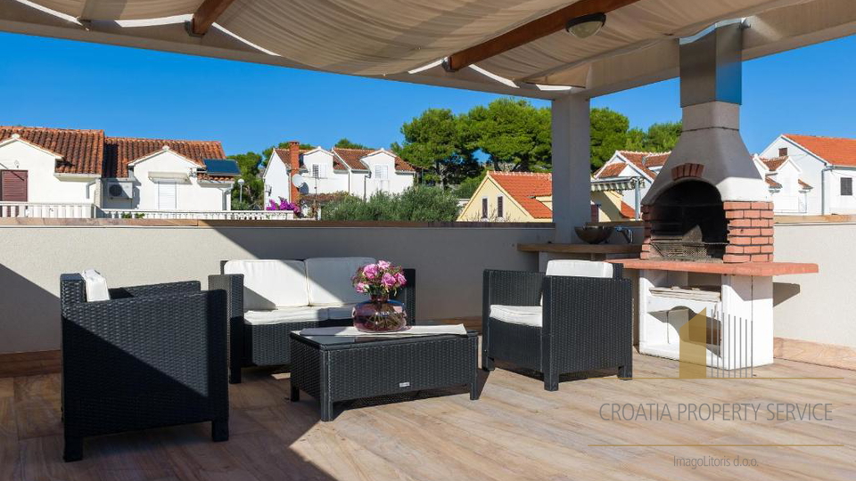 Elegantna mediteranska vila s pogledom na more – Milna, otok Brač!