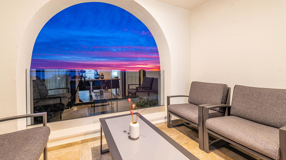 Luksuzni stan s privatnim bazenom i panoramskim pogledom na more &ndash; Mandre&comma; Pag