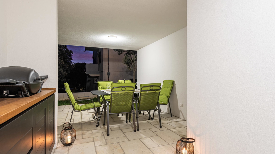 Luksuzni stan s privatnim bazenom i panoramskim pogledom na more &ndash; Mandre&comma; Pag