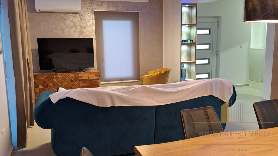 Luksuzna mediteranska vila s pogledom na more – Primošten!