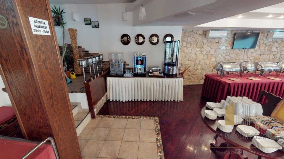 Hotel, 1500 m2, For Sale, Pag