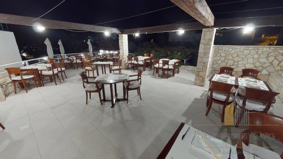 Hotel, 1500 m2, For Sale, Pag