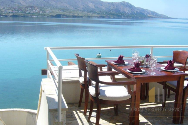 HOTEL U PRVOM REDU DO MORA, NA PAGU