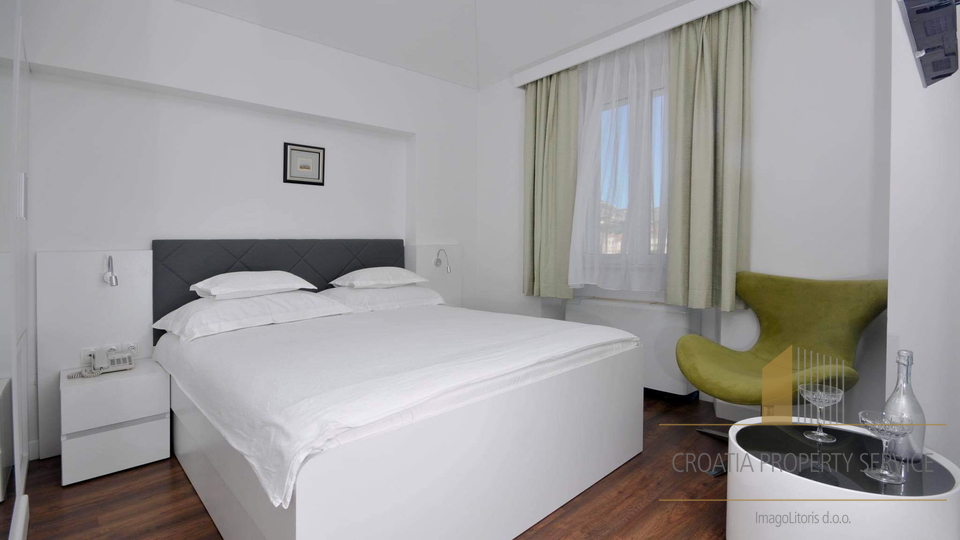 Heritage hotel sa 4* prvi red uz more u samom srcu Trogira!