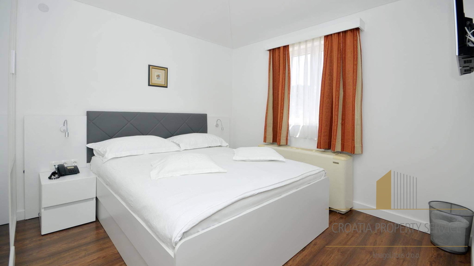 Heritage hotel sa 4* prvi red uz more u samom srcu Trogira!