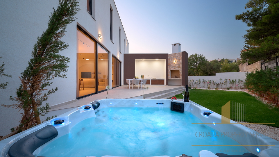 Exklusive moderne Villa mit Panoramablick auf das Meer – Primošten!