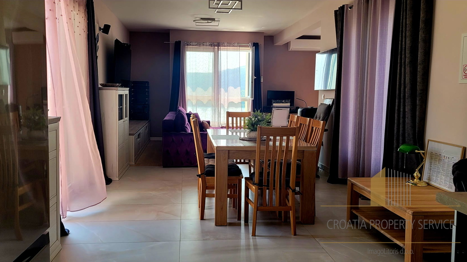 Luxury villa with a beautiful sea view in the vicinity of Trogir!