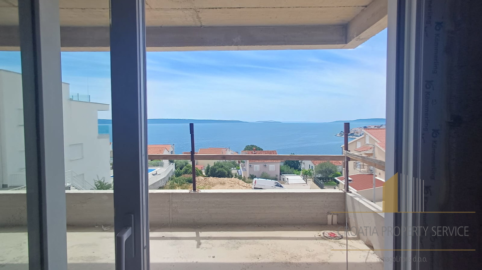 Appartamento trilocale di lusso con piscina e vista mare – Čiovo, a 250 m dal mare!