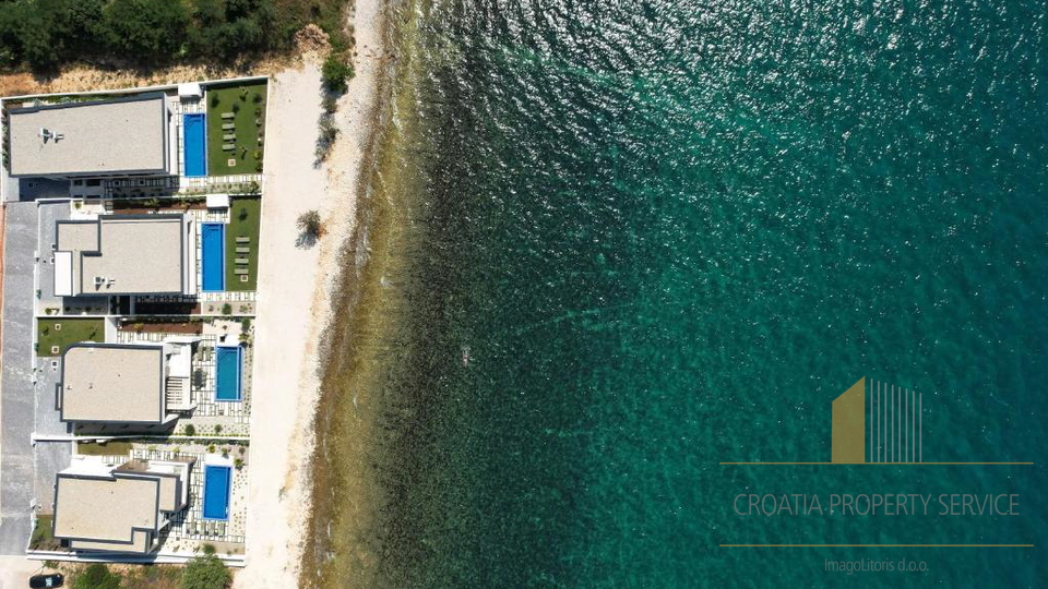 Luksuzna vila na ekskluzivni lokaciji ob plaži - Zaton!
