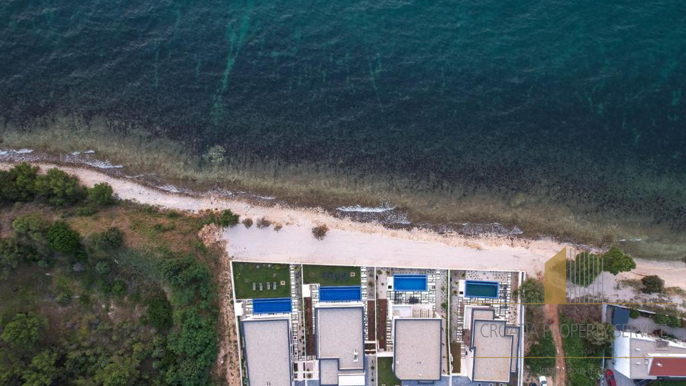 Luksuzna vila na ekskluzivni lokaciji ob plaži - Zaton!