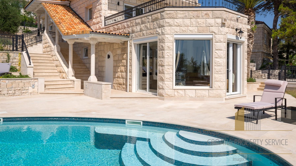 Luxusvilla in erster Meereslinie, Insel Brač!