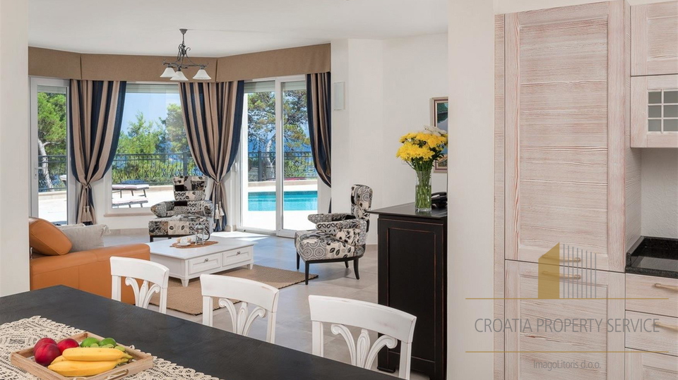 Luxusvilla in erster Meereslinie, Insel Brač!