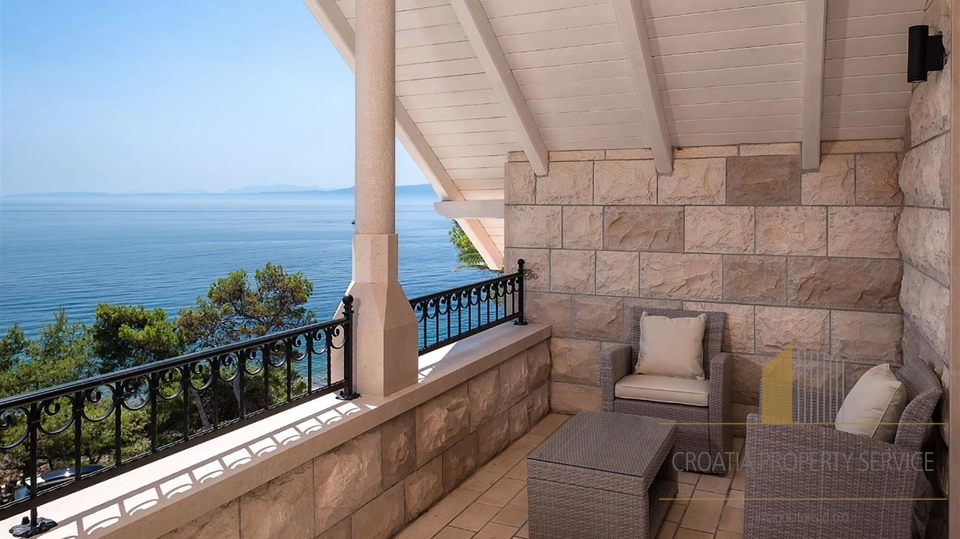 Luxusvilla in erster Meereslinie, Insel Brač!