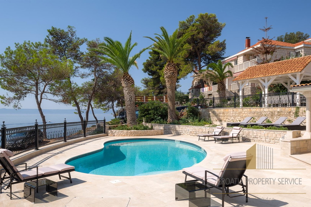 Luxusvilla in erster Meereslinie, Insel Brač!