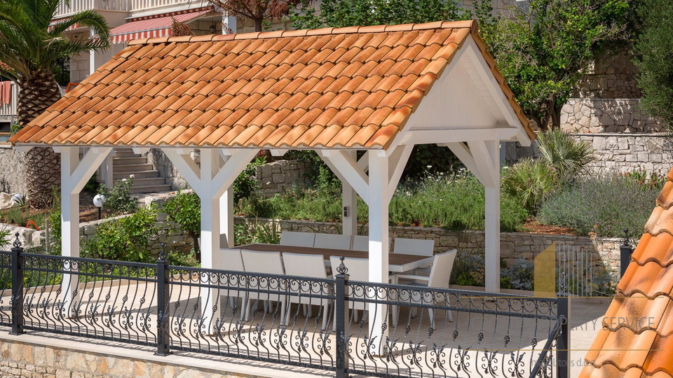 Luxusvilla in erster Meereslinie, Insel Brač!
